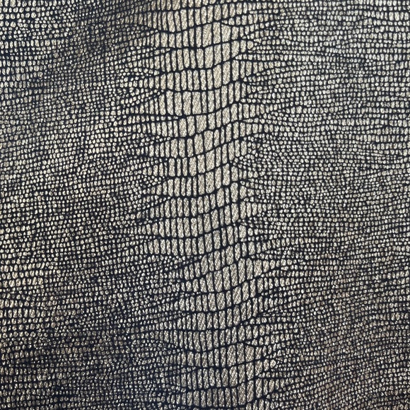 Chico's Metallic Gold Snake Print Stretch Denim Tapered Ankle Jeans Pants Sz 3.5 - Picture 6 of 8